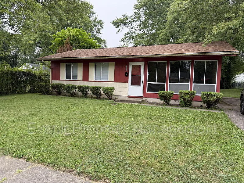 3 bed, 1.0 bath, 925 sqft, $1,000 — Photo 2