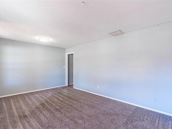 5th image of 2804 NW 115th Pl