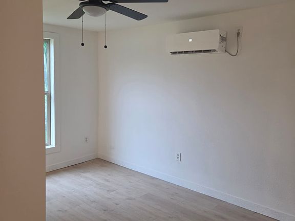 3rd image of 370 5th St NE