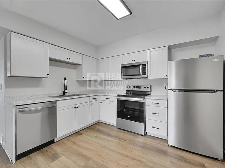 41 University Dr — Photo 5