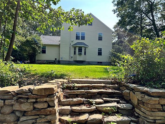 4th image of 27 Greenridge Ct