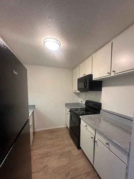 Augusta Court Apartments — Photo 31