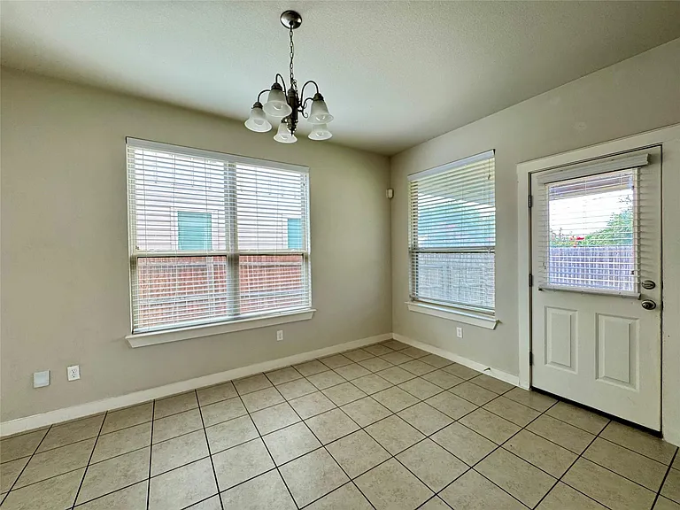 4016 Kenter Xing — Photo 5
