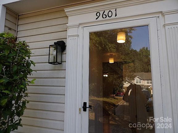 5th image of 9601 Green Gable Ct