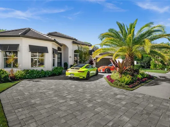 985 Spanish Moss TRL, NAPLES, FL 34108