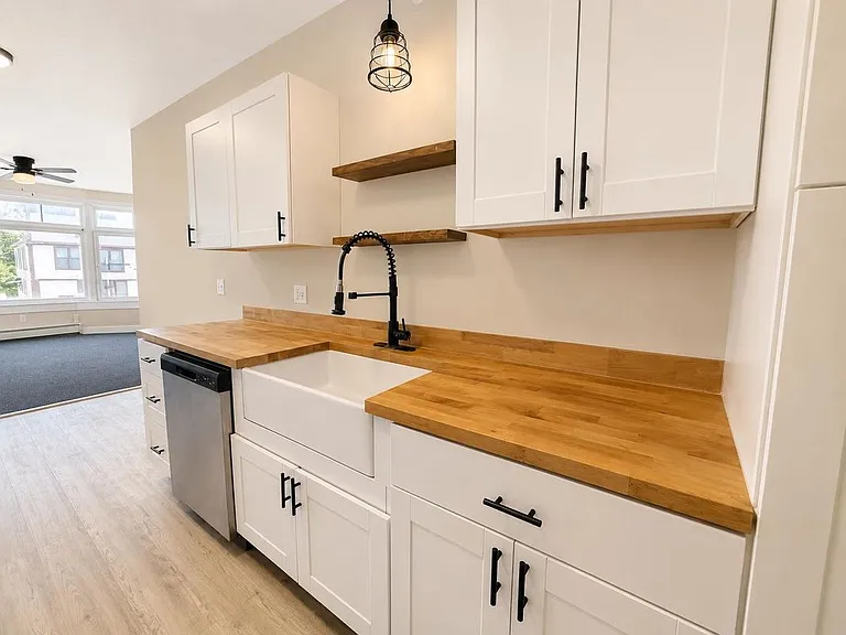 408 Central St #4 — Photo 3