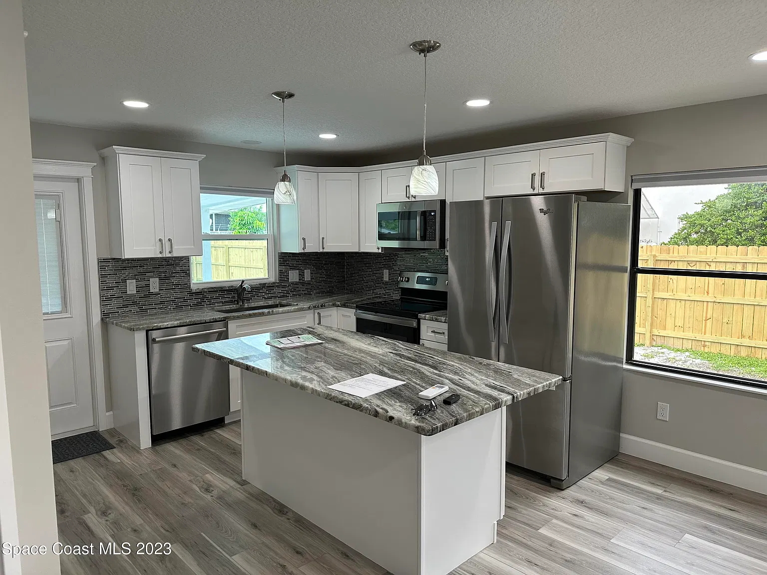 2 bed, 1.0 bath, 672 sqft, $1,800 — Photo 3