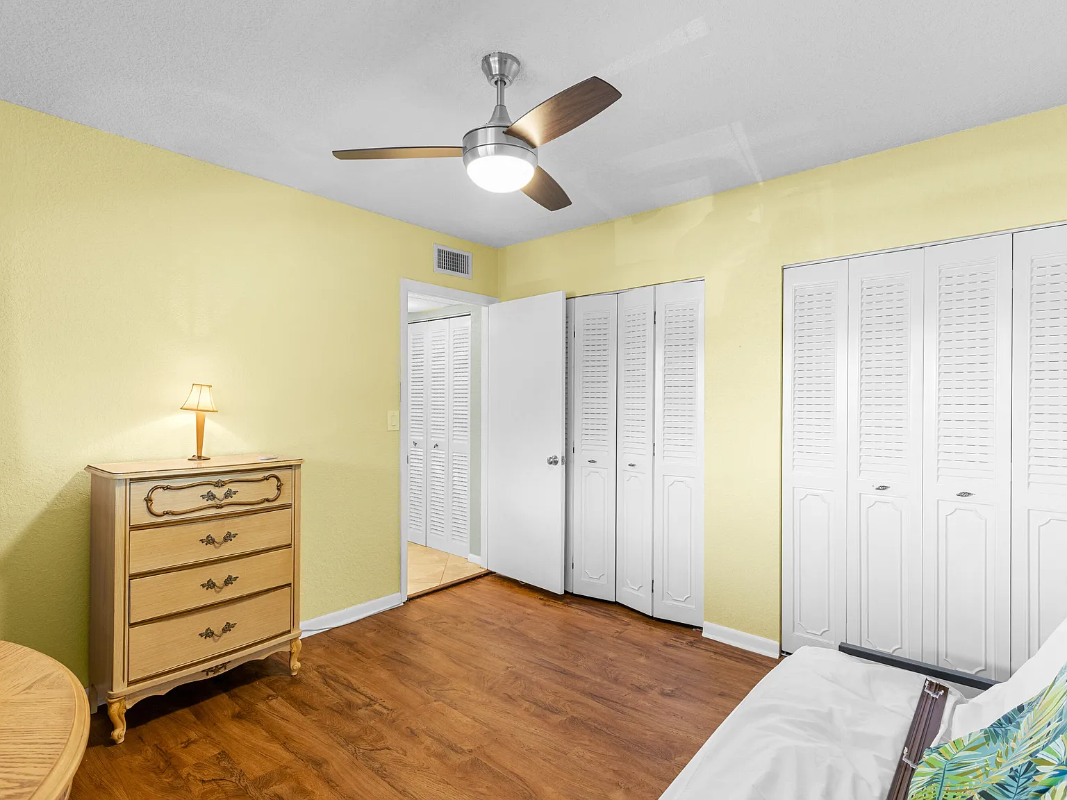 2 bed, 2.0 bath, 930 sqft, $1,750 — Photo 3