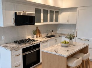 505 Glencairn Ave #218, Toronto, ON M6B 2B1