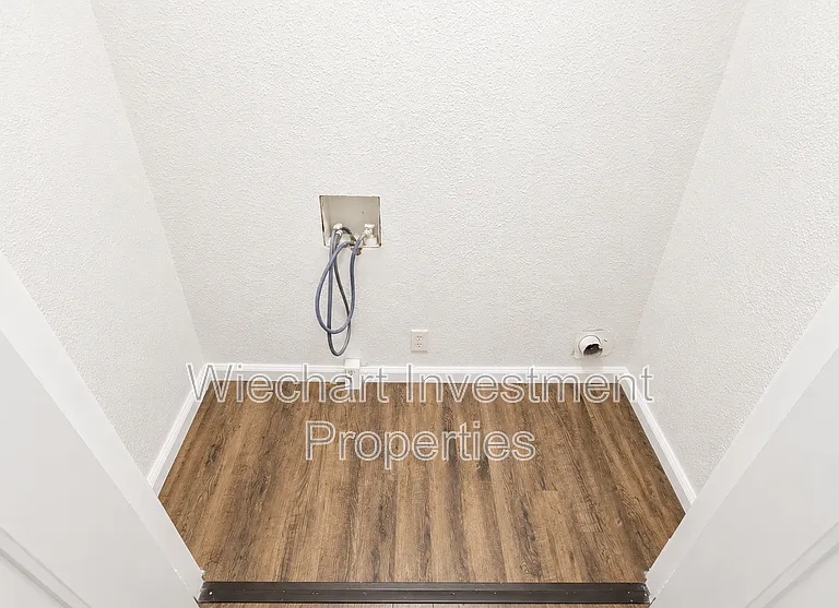 620 W Wayne St — Photo 8