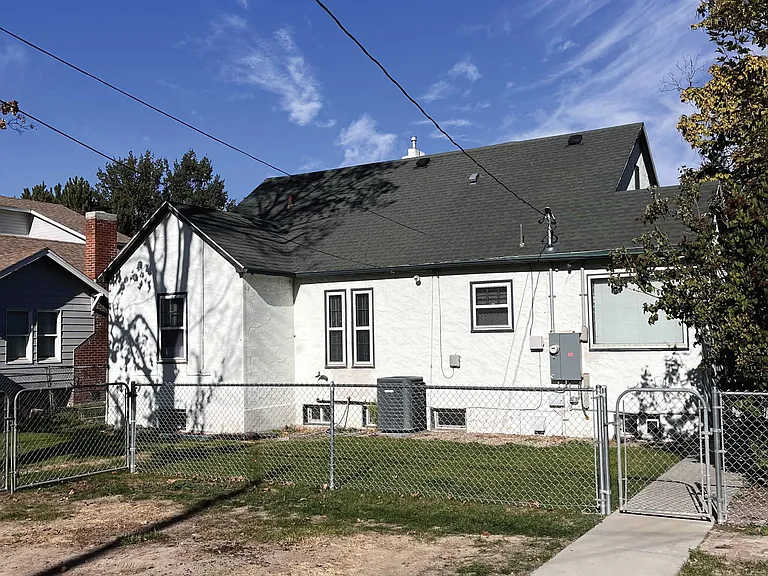 1914 Cleveland Blvd #B — Photo 24