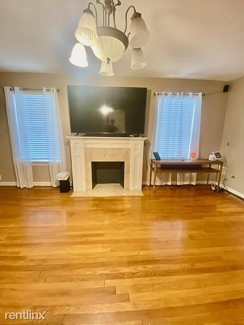1st image of 2035R Palo Alto St