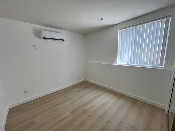 5th image of 4216 Lockwood Ave
