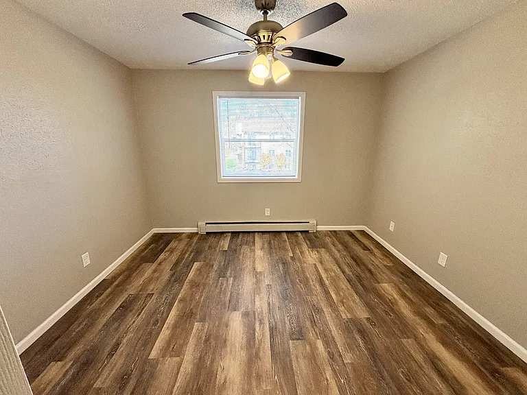 Town's Edge Apartments — Photo 46