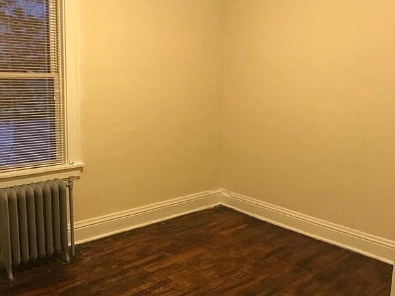 3rd image of 4011 Elm St APT 3R