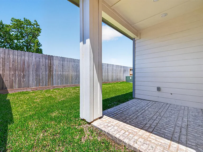 702 Sonfield Dr — Photo 46