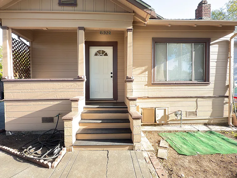 1532 Woolsey St #A — Photo 6