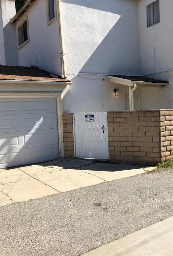 2 bed, 1000 sqft, $2,550 — Photo 1