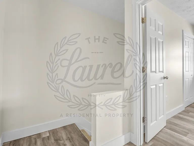 The Laurel — Photo 12