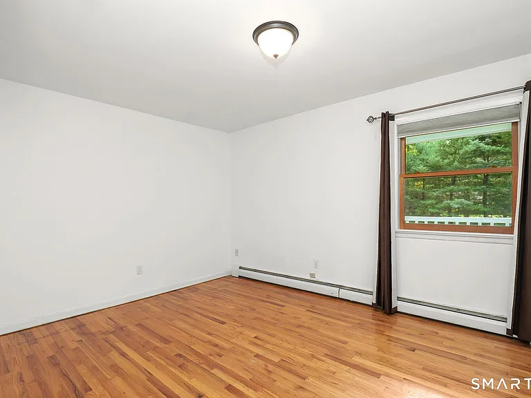 122 Deforest Rd — Photo 26