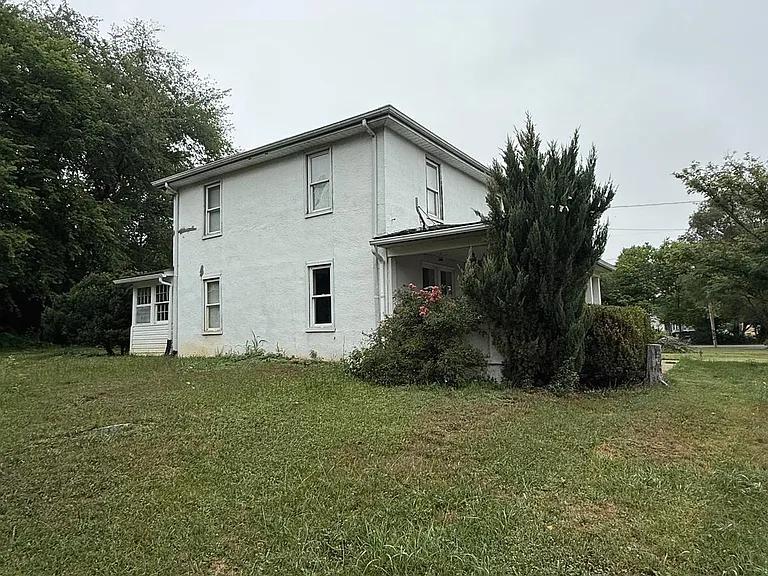 10860 Winchester Ave — Photo 6