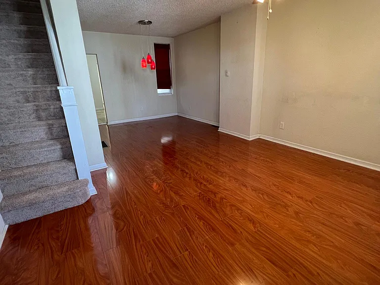 218 E Dorset St — Photo 4