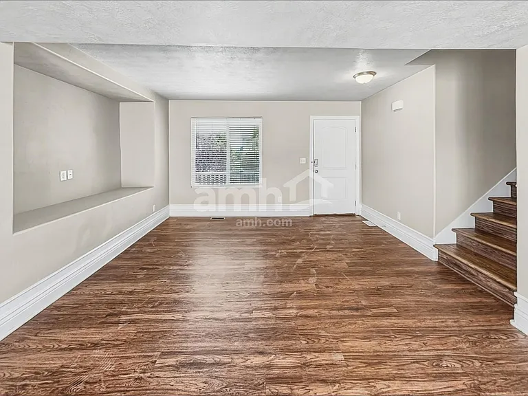 228 W Cedar Grove Ln — Photo 7
