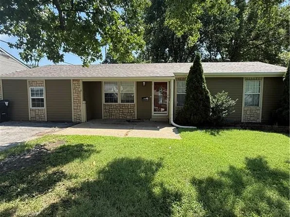 11111 E 36th St, Independence, MO 64052
