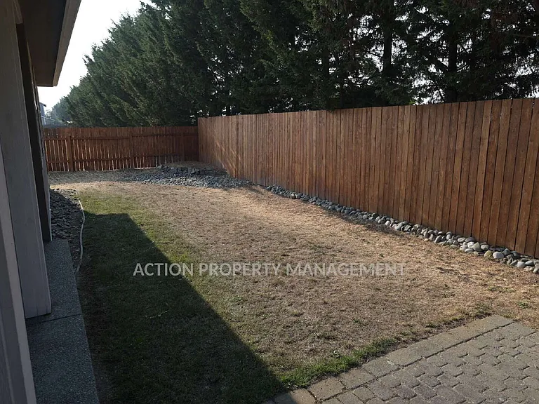 103 E Cobblestone Ln — Photo 21