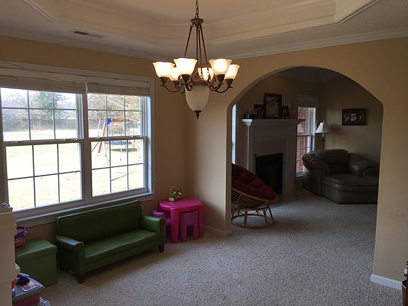 Dining/Play Room-Arches