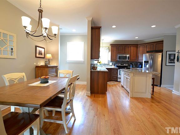 5th image of 35 Brooksby Ct