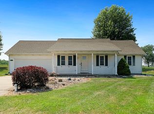 2052 S Blue Spruce Ct, Warsaw, IN 46580