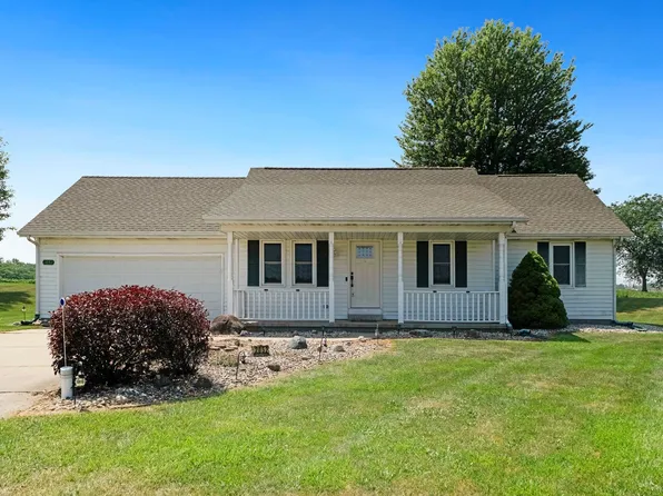 2052 S Blue Spruce Ct, Warsaw, IN 46580