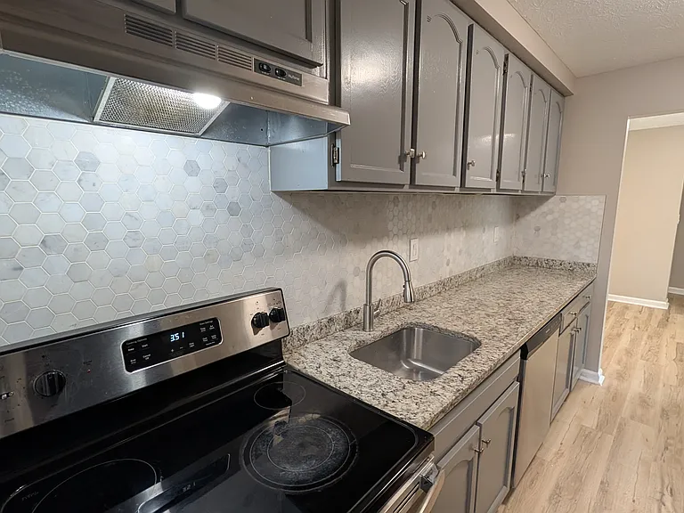 1160-A417 S Main St #1-417 — Photo 2