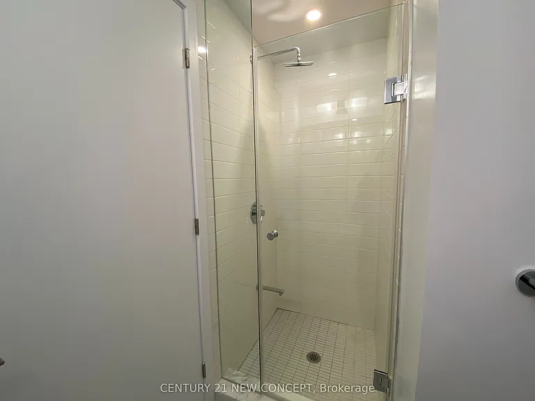 2221 Yonge St #5006 — Photo 6