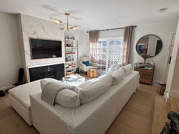 2nd image of 853 Larrabee St APT 24