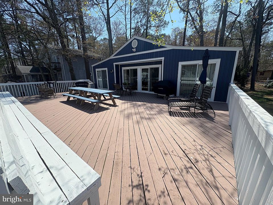 2nd image of 23 Duck Cove Cir