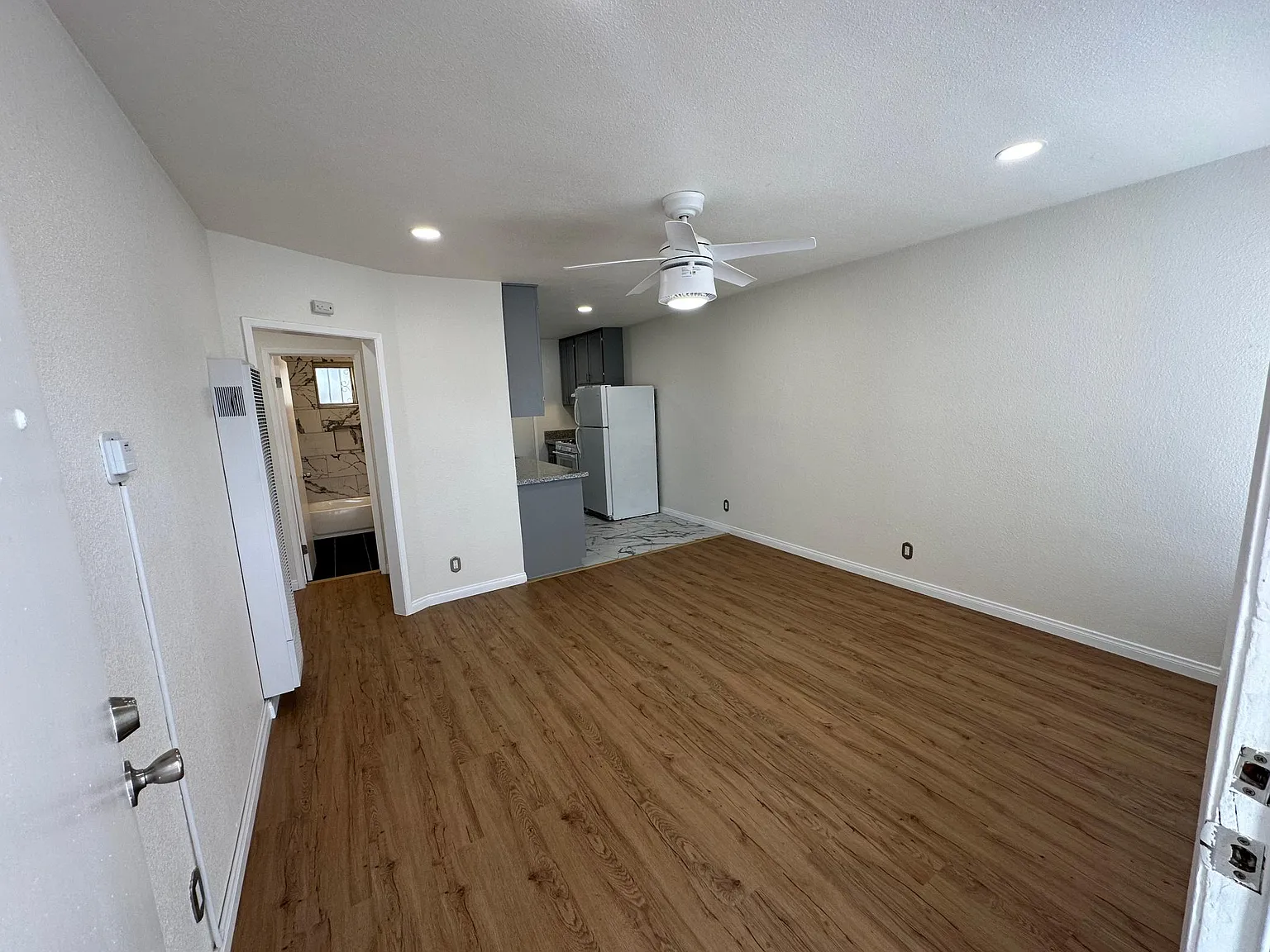 710 W 91st St — Photo 1