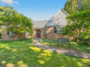 984 W Galbraith Rd, Cincinnati, OH 45231