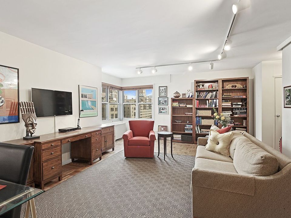1st image of 20 E 9th St #11G
