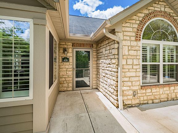 5th image of 678 Albion Pl