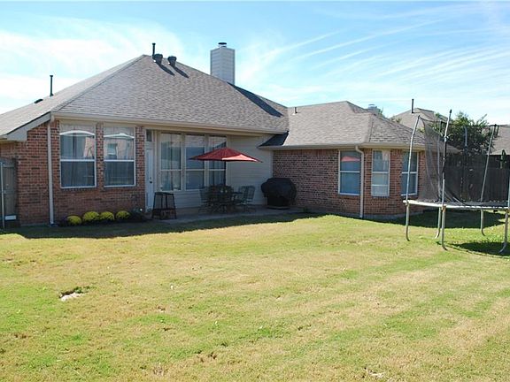 4th image of 2229 Lorrie Ln