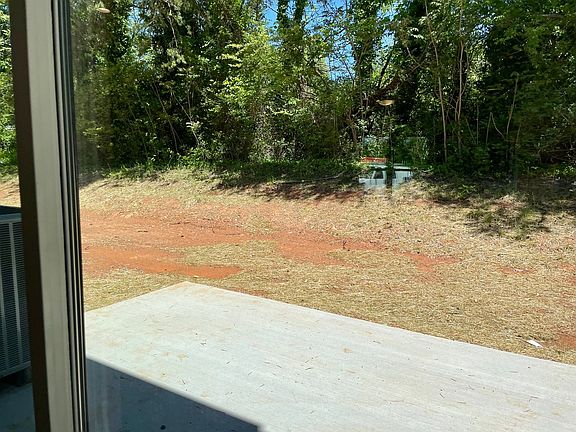 4th image of 122 Sunburst Villa Dr