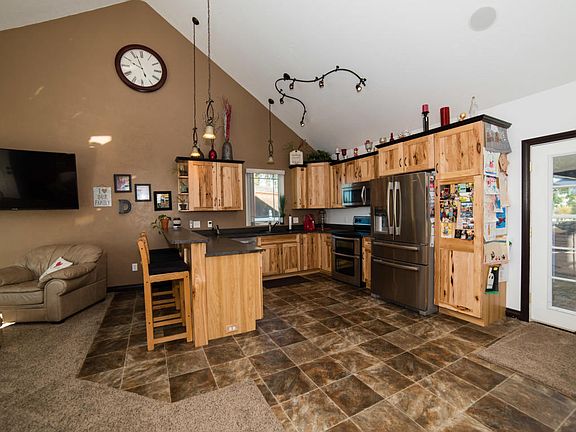 3rd image of 309 Riverview Dr E