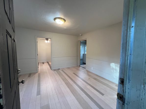 705 Canal St APT 1