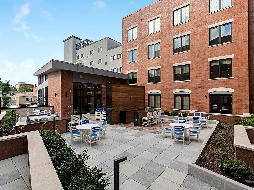 185 Avenue F #10-02