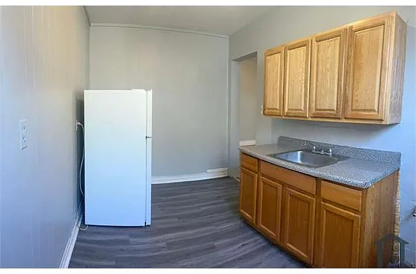 Building Photo - 936 E 224th St #2D