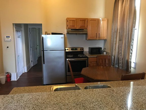 3rd image of 2035 Jena St