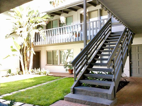 3rd image of 1820 N La Brea Ave APT 6