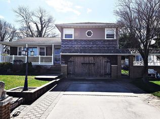 124 Greenwood Dr, Massapequa, NY 11758